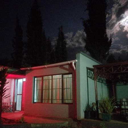 Ngorongoro Villa And Restaurant Karatu Exterior foto